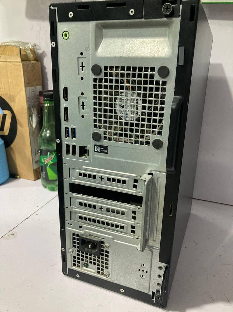 Dell OptiPlex 3070 4