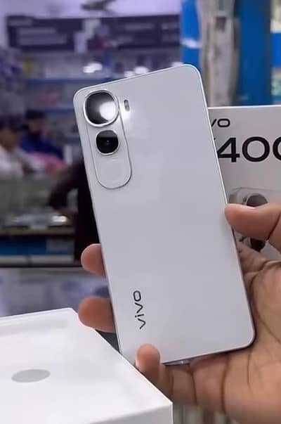 Vivo y400