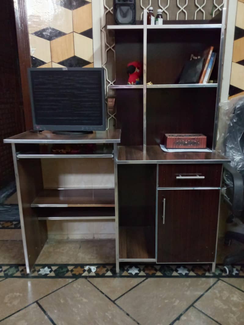 Computer Table vs chair 1