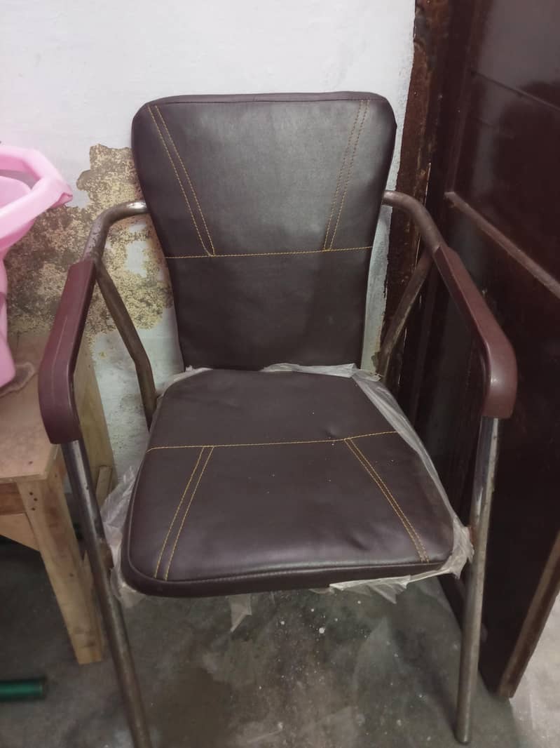 Computer Table vs chair 4