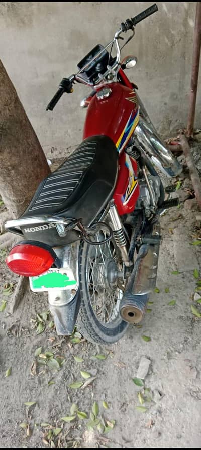 HONDA 125  2019 model red clr