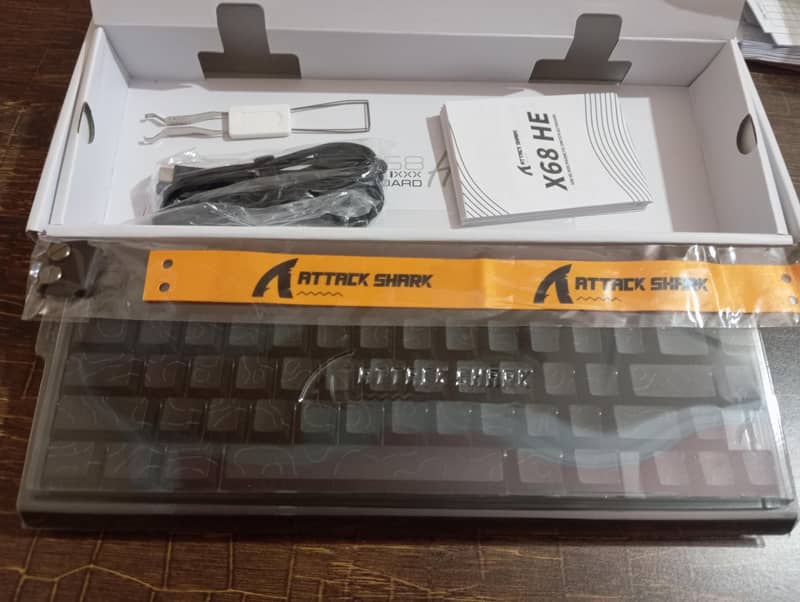 ATTACK SHARK X68 HE 8000Hz Rapid Trigger Toetsenbord, 0.01mm RT Nauwkeurigheid Bedraad Gaming Toetsenbord, Magnetische Schakelaar, Verstelbare Actuatie, Snap Tap, RGB Licht, PC/Mac, Roze Contouren