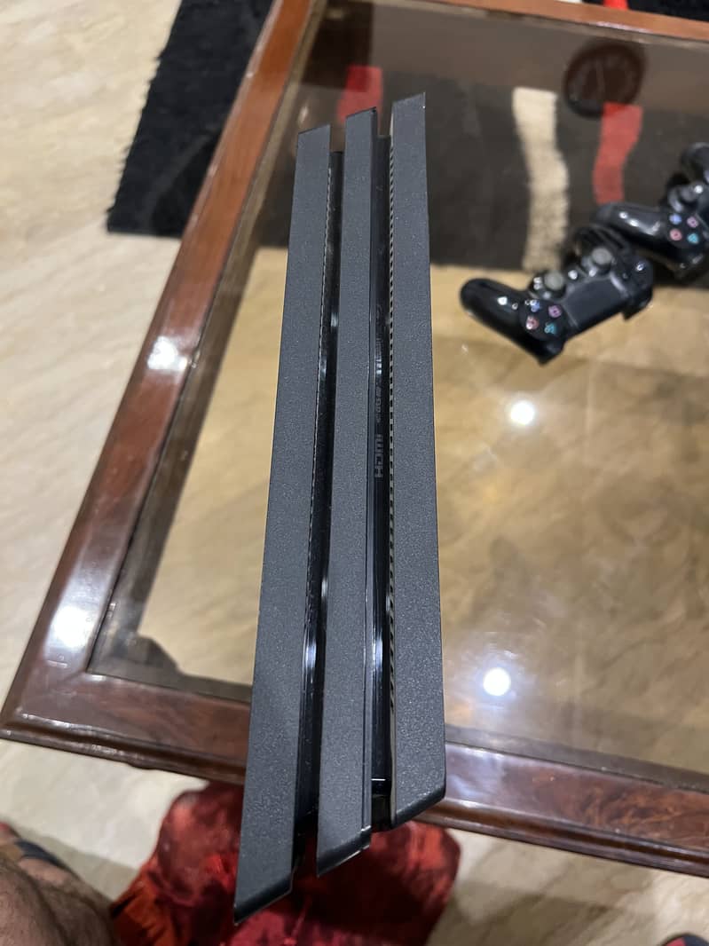 PS4 pro 4