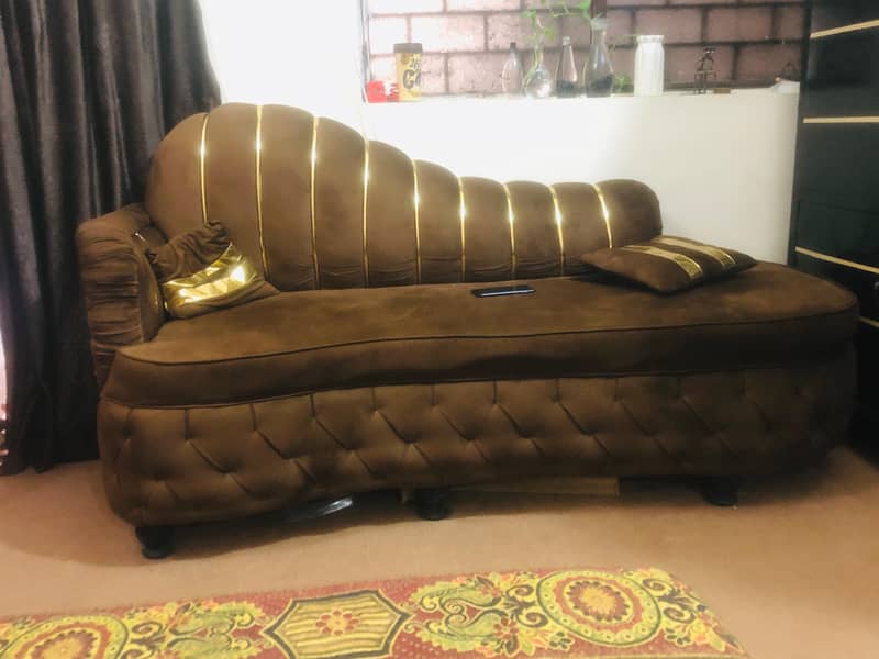 Dewan sofa 0