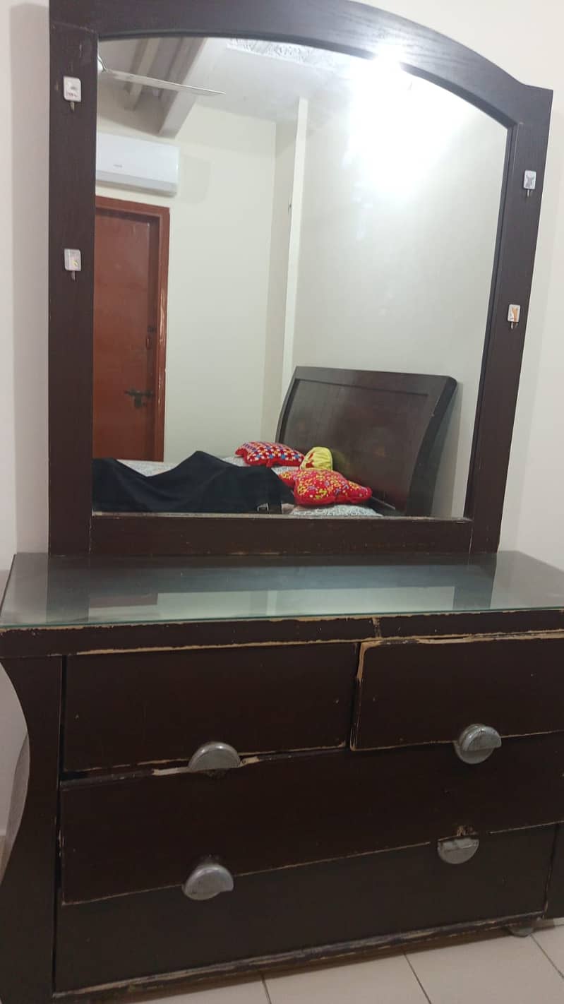 Dressing Table 0