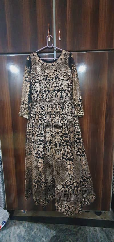 sale maxi and lanhga size medium stuff shafoon