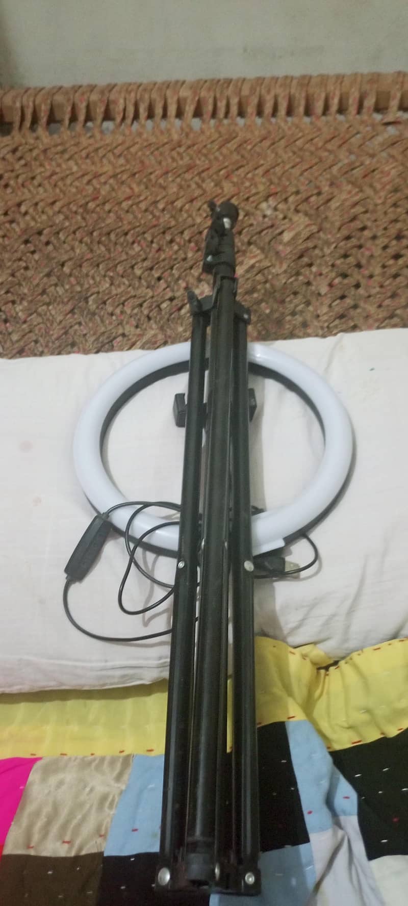 STAND &  RING LIGHT 1