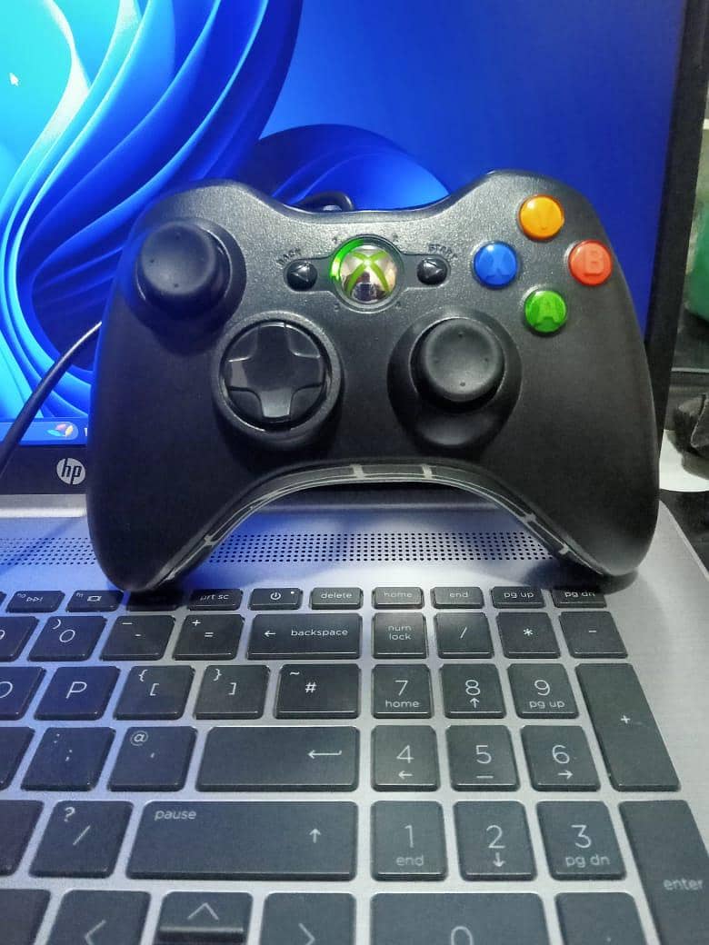 Xbox 360 controller 3