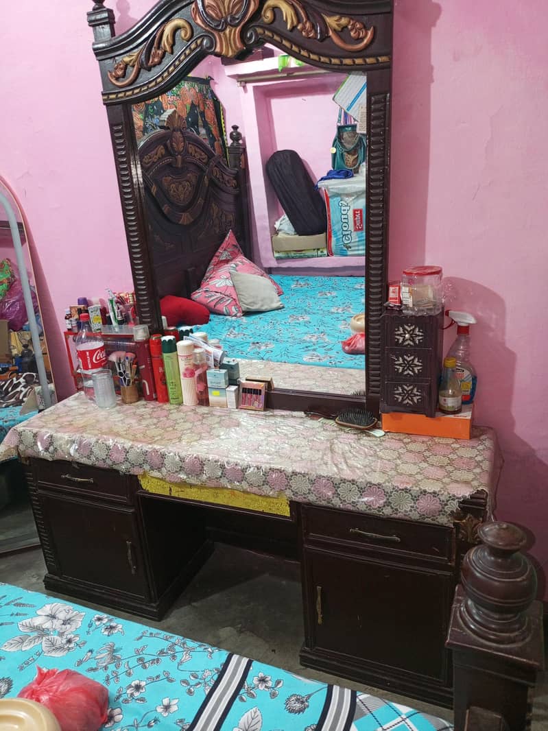 bed set with dressing 2