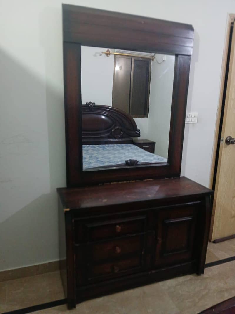 dressing table 0