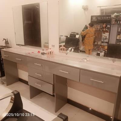 CoSalon Counter With Glass For Sale In Wapda Town Lahore