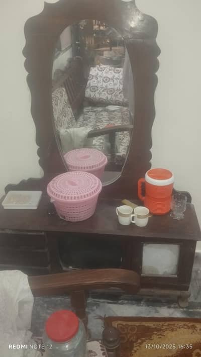 dress table