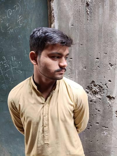 AOA mojhy job ki zrurat Hy office boy koi bi job ho