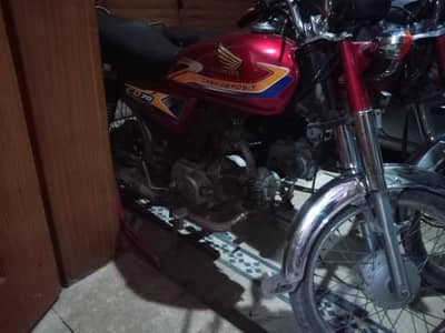 CD 70 bike