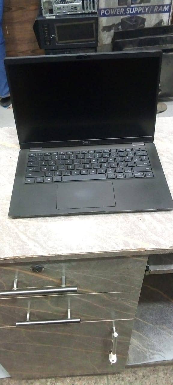 DELL LATTITUDE E7410 1