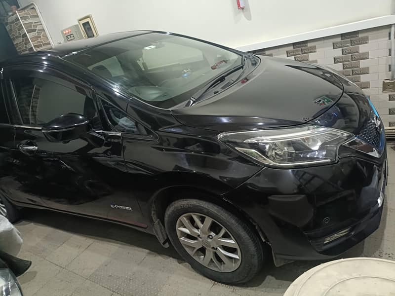 Nissan note e power new condition 7