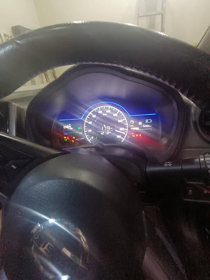 Nissan note e power new condition 8