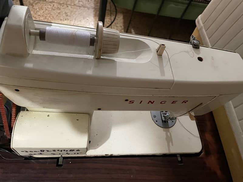 Singer Sewing Machine Hunermand 1302 2