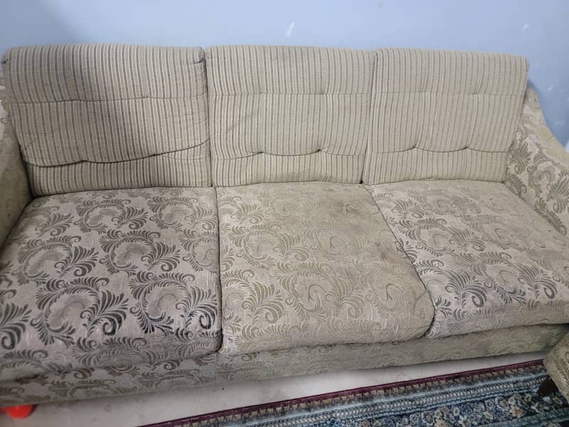 2 year used Sofa Set 4