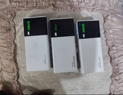 Digital Power Bank 3 usb 10000 mah