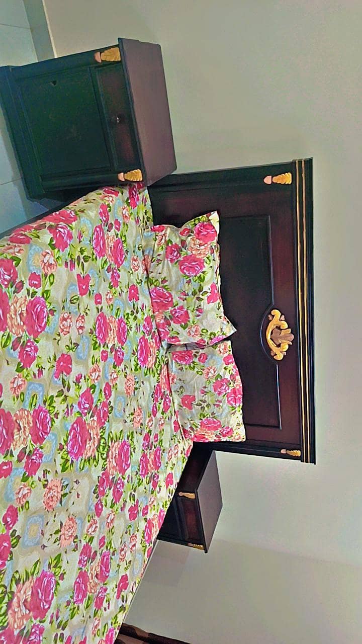 solid wooden bed set 2