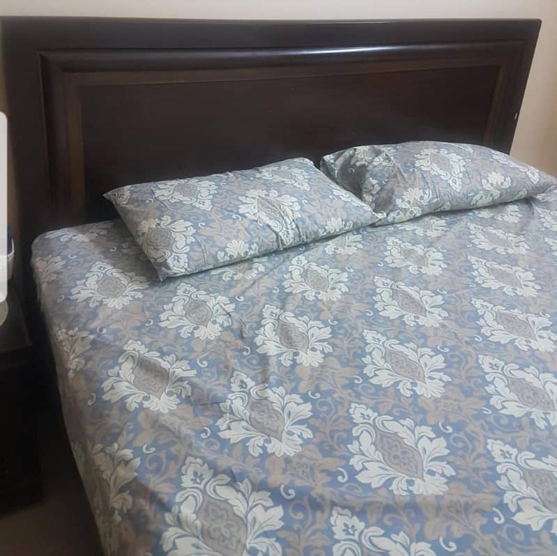 Double Bed With Side Table 3