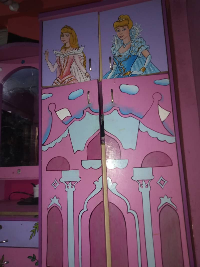 Almary bed side table dreesing 5