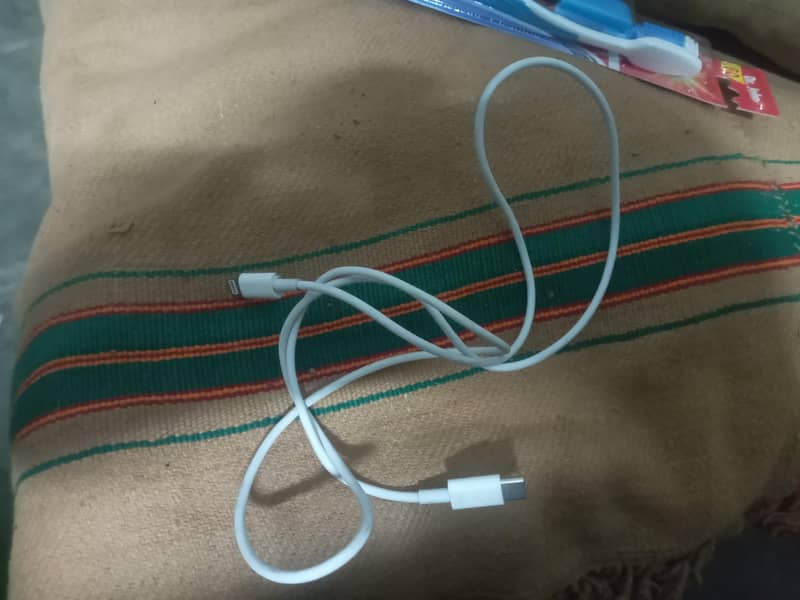 iphone 14 cable 1