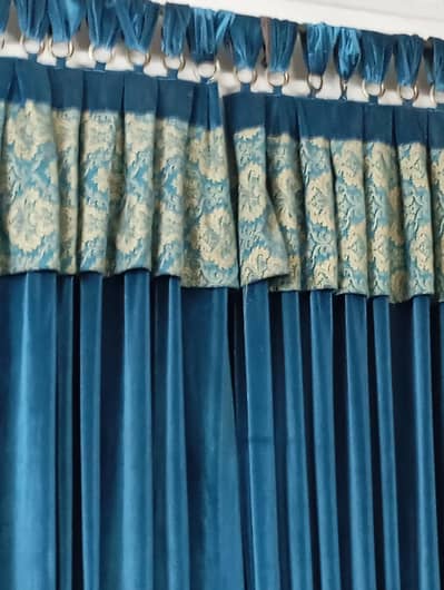 2 pairs of curtains