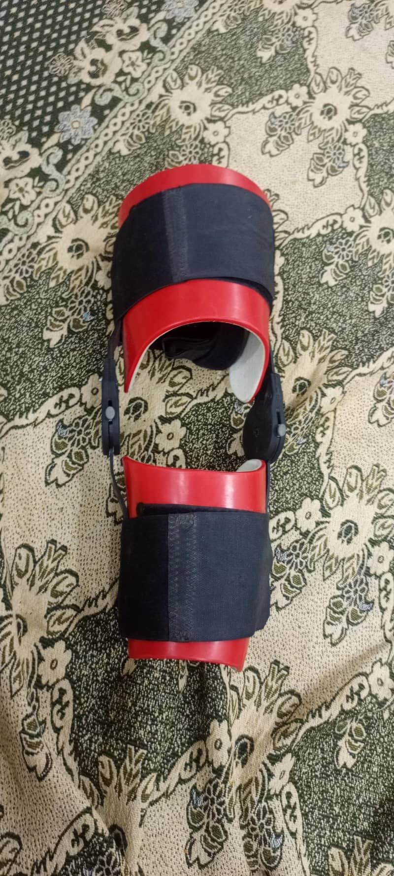 HINGED KNEE BRACE 1