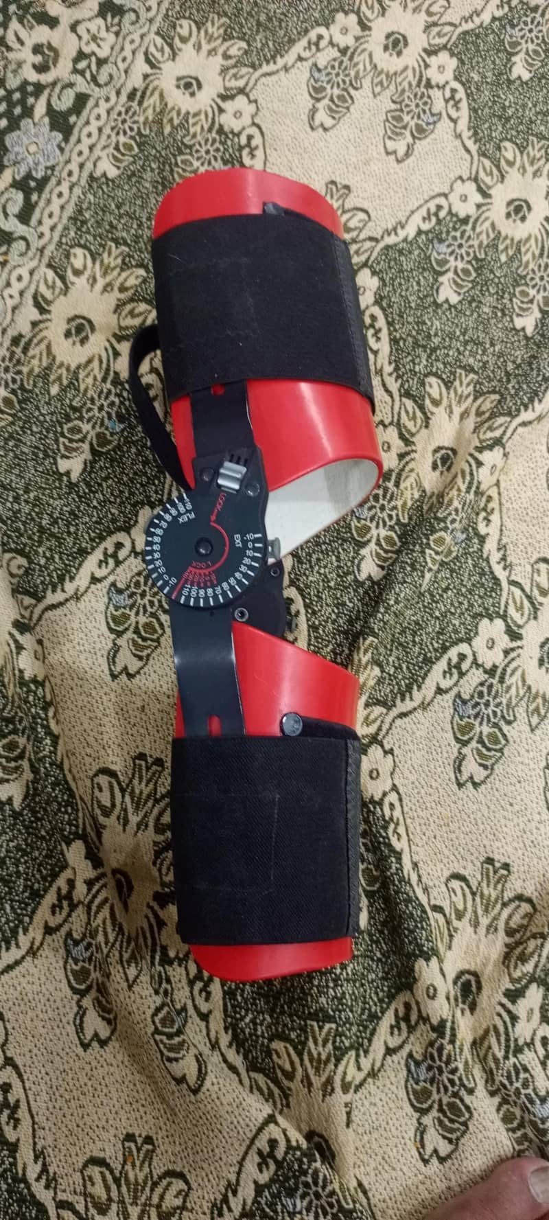 HINGED KNEE BRACE 2