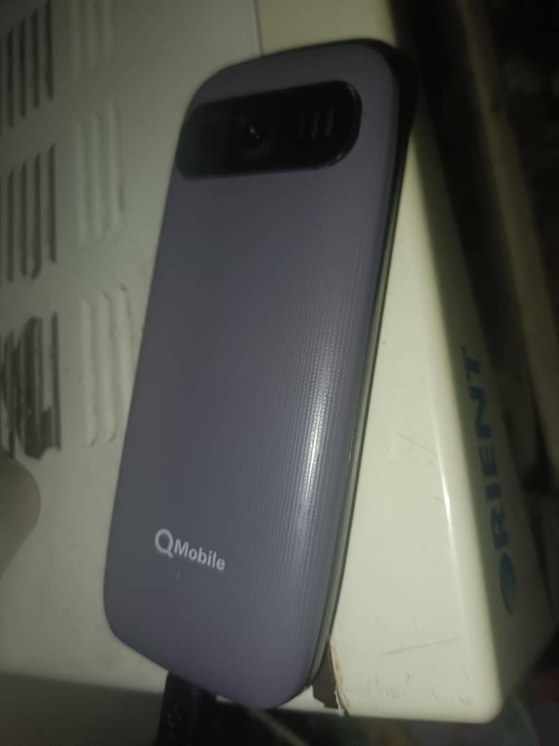 Qmobile. 4