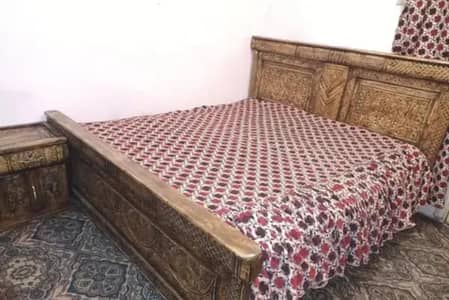 King size Bed, Hand Carving, Diyar wood, just 1 year used.