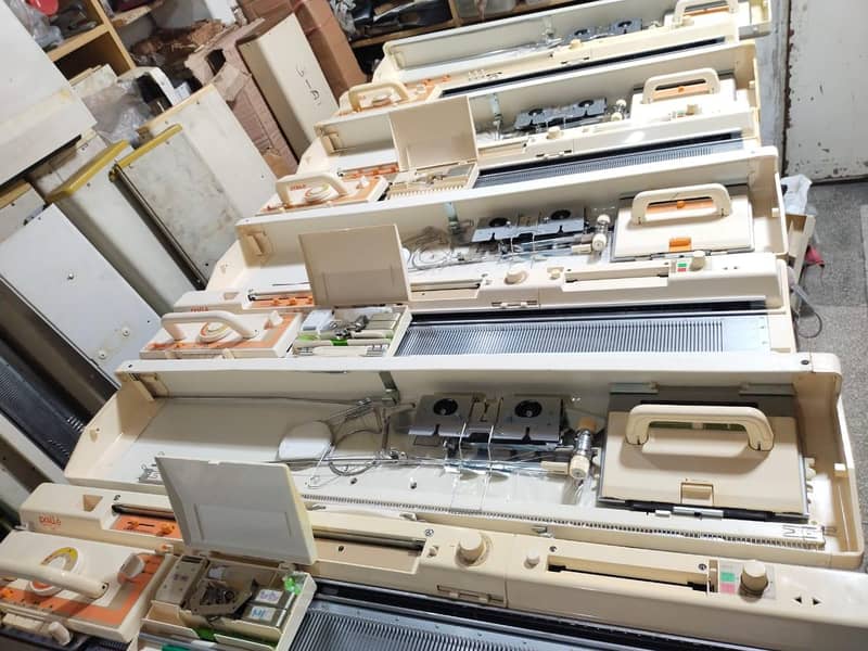 singer knitting machine 12