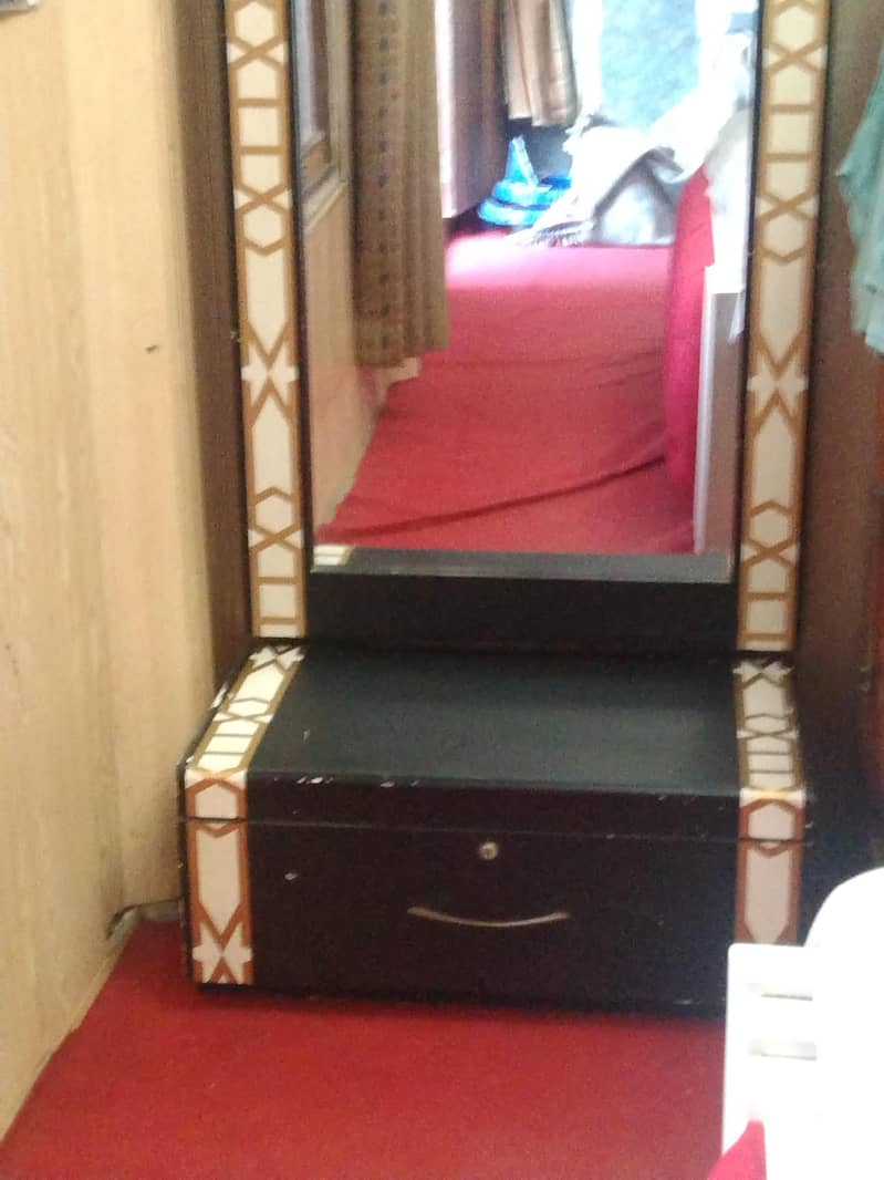 dressing table 0
