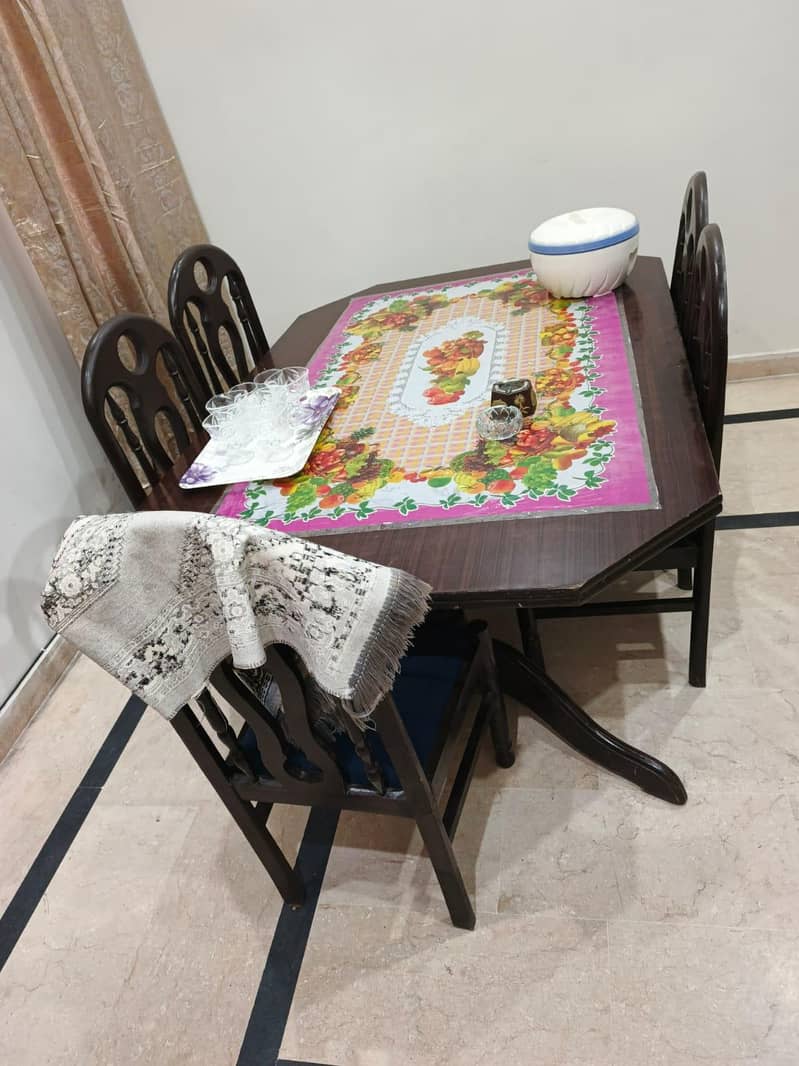 Dinning Table and chairs 1