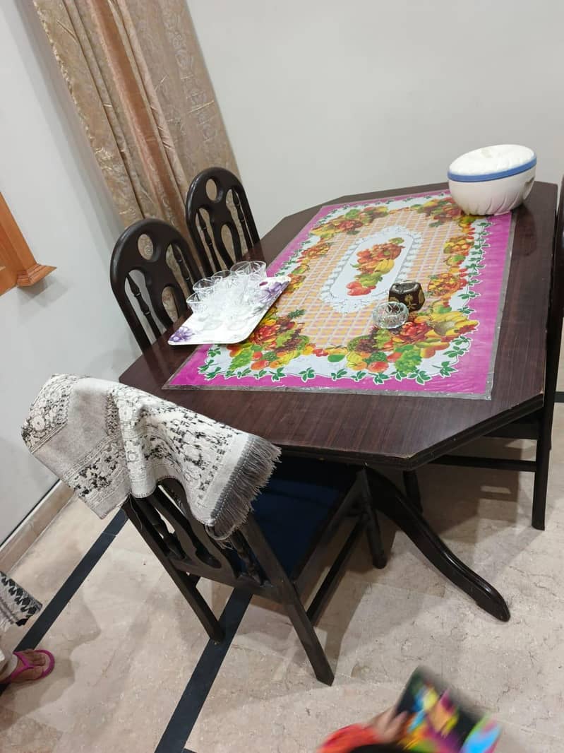 Dinning Table and chairs 3