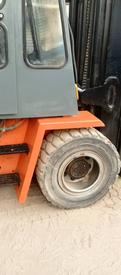 Mobile Forklift 5.5 Ton