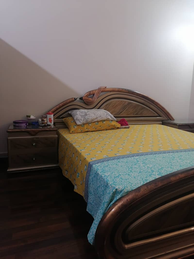 KING SIZE BED 0