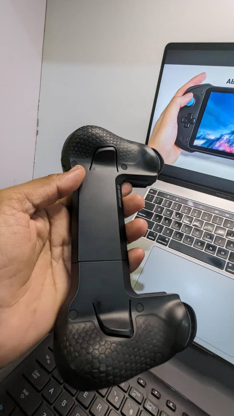 Scuf Nomad Controller for Iphones 4