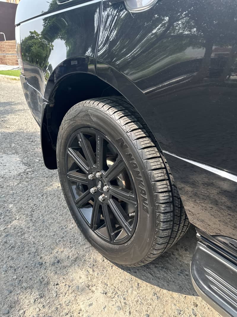 RANGE ROVER 4