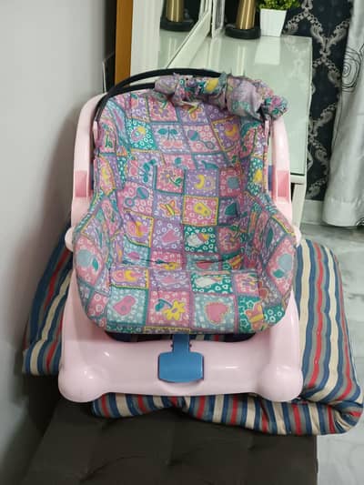 Baby Rocker / Bouncer Seat – Istemaal Shuda Magar Kaam Theek Hai