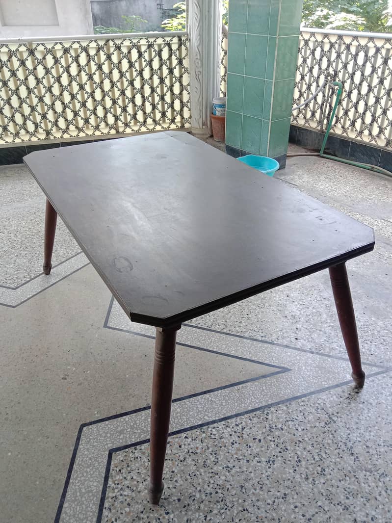 Dining Table, Almari, Mirror 0