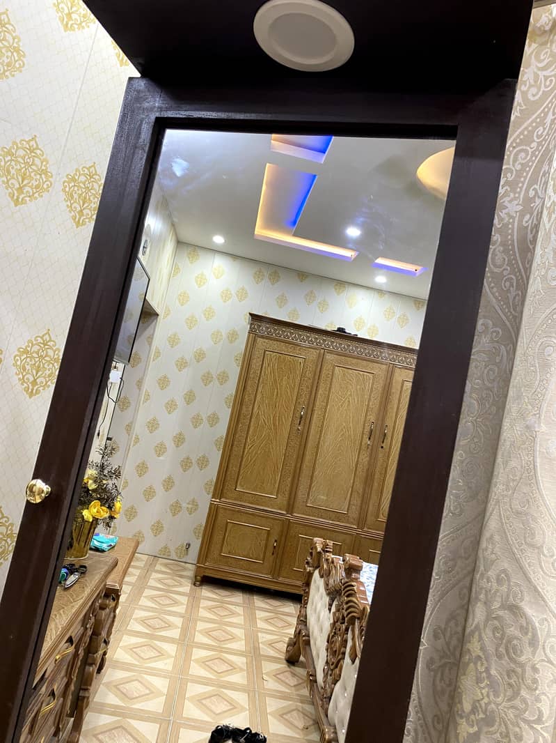 Dining Table, Almari, Mirror 4