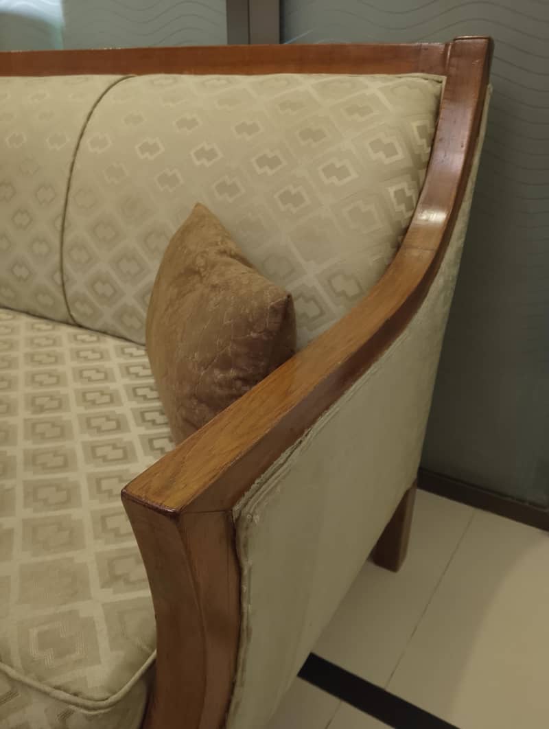 3 SEATER SOFA 2