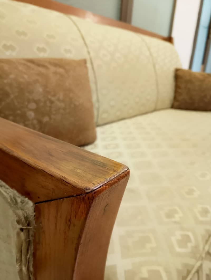 3 SEATER SOFA 8
