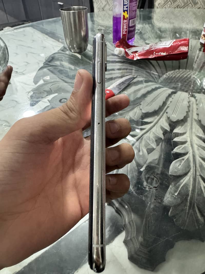 IPHONE XS MAX  64 gb 2