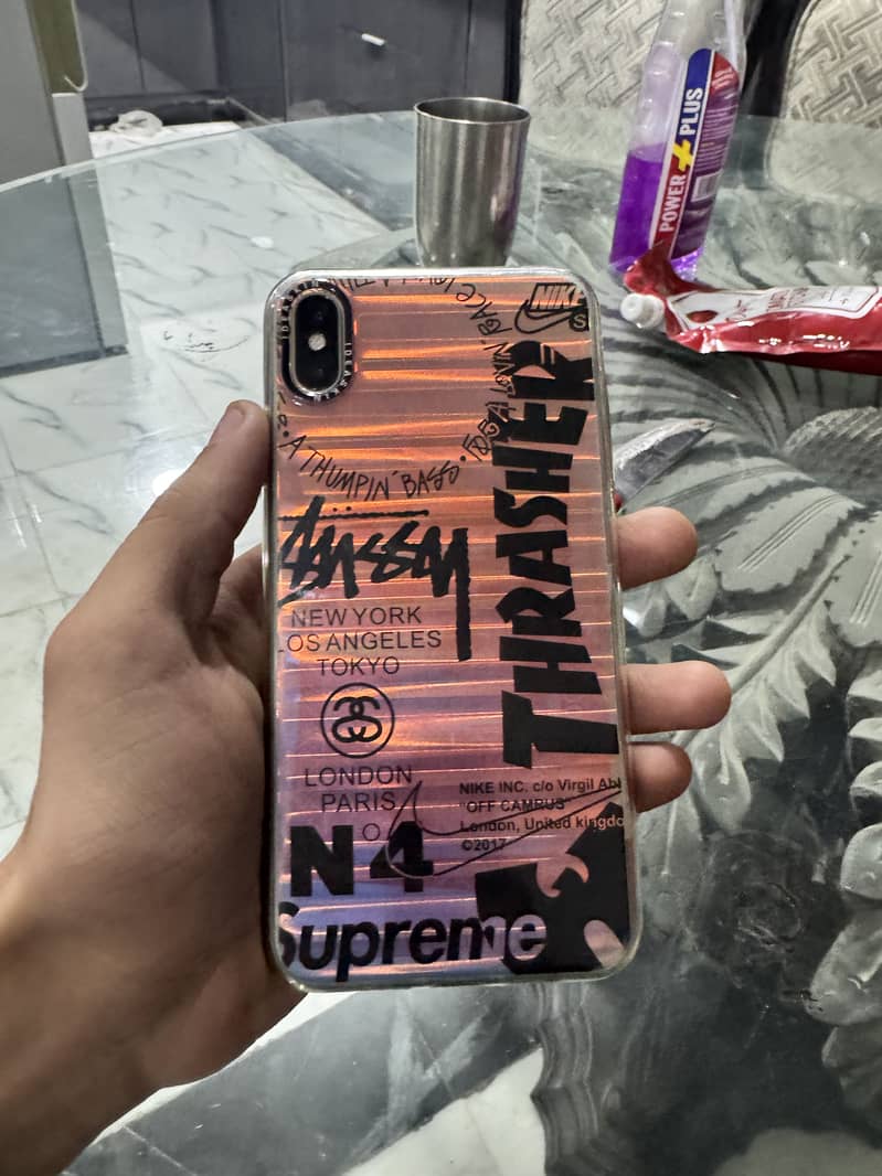 IPHONE XS MAX  64 gb 6