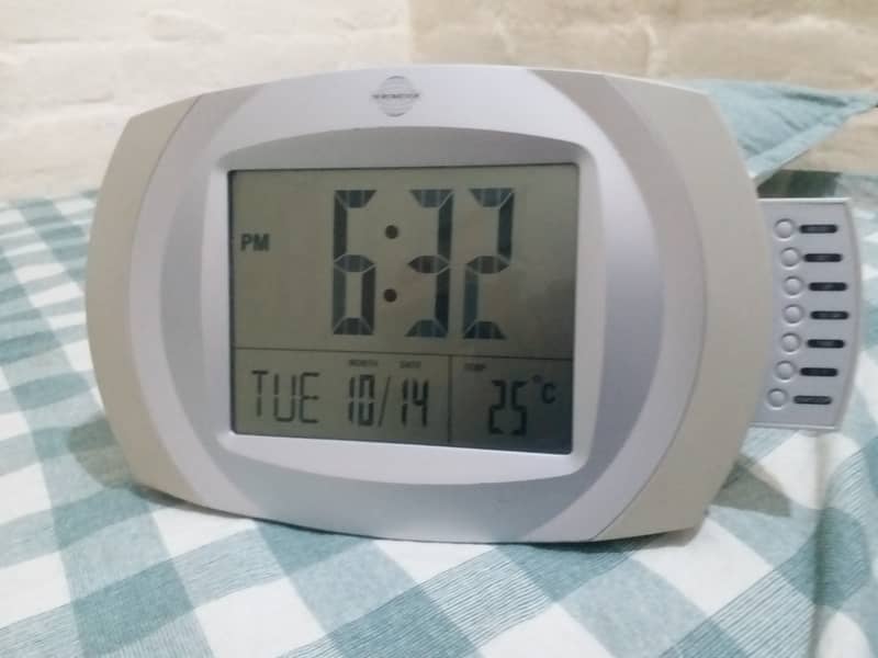 Digital Wall/Table Clock 0
