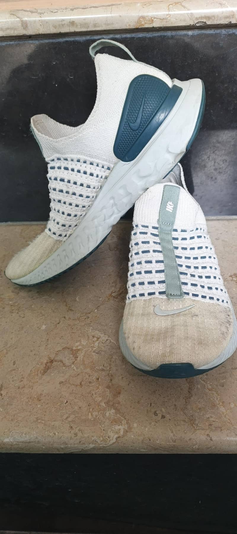 NIKE REACT RUNNING SHOES 1